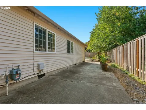 2296 Ne Estate Drive Hillsboro OR 97124