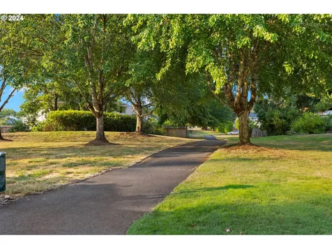 2296 Ne Estate Drive Hillsboro OR 97124