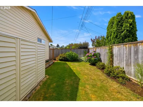 1499 Walton Way Woodburn OR 97071