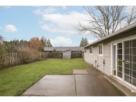 925 NE Country Club Avenue Gresham OR 97030