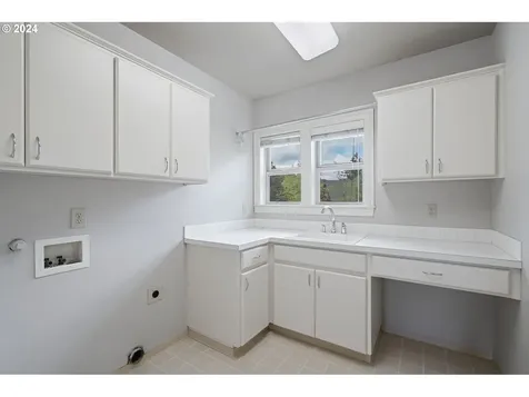7928 NW Hawkins Boulevard Portland OR 97229