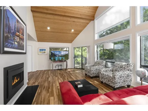 8320 NW Reed Drive Portland OR 97229