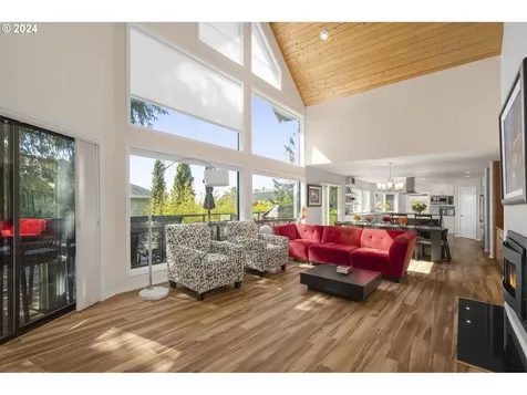 8320 NW Reed Drive Portland OR 97229