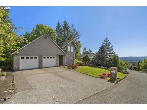8320 NW Reed Drive Portland OR 97229