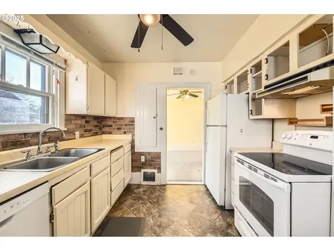 4214 NE 23rd Avenue Portland OR 97211