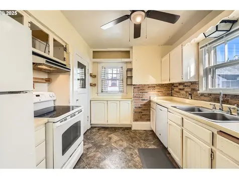 4214 NE 23rd Avenue Portland OR 97211
