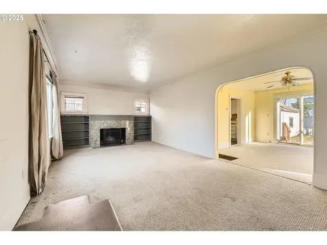 4214 NE 23rd Avenue Portland OR 97211
