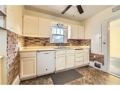 4214 NE 23rd Avenue Portland OR 97211