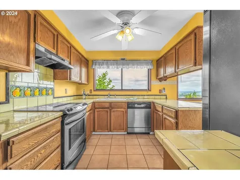 1800 9th Street Columbia City OR 97018
