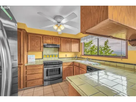 1800 9th Street Columbia City OR 97018