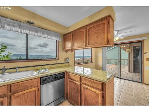 1800 9th Street Columbia City OR 97018