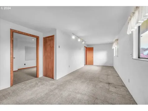 1800 9th Street Columbia City OR 97018