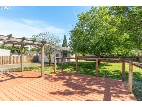 8514 Ne Multnomah Street Portland OR 97220