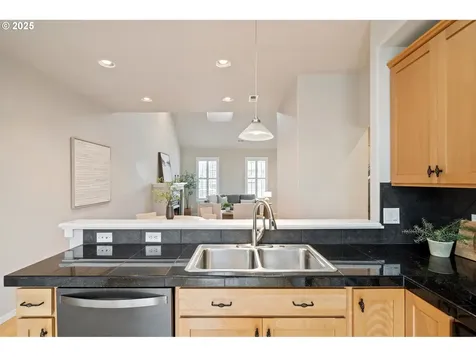 660 NE 73rd Avenue Hillsboro OR 97124