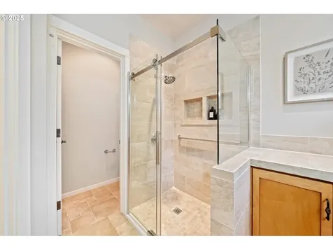 660 NE 73rd Avenue Hillsboro OR 97124