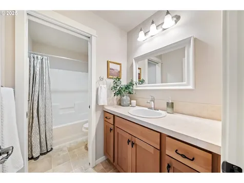 660 NE 73rd Avenue Hillsboro OR 97124
