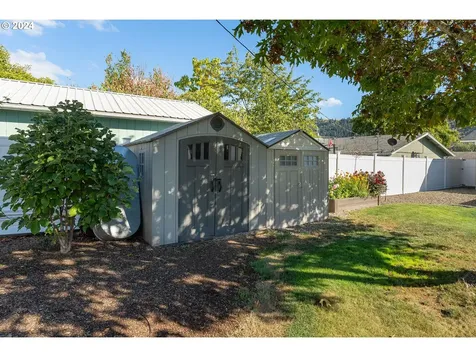 120 Se Park Street Winston OR 97496