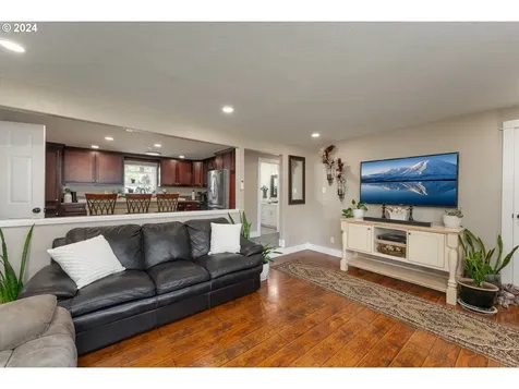 120 Se Park Street Winston OR 97496