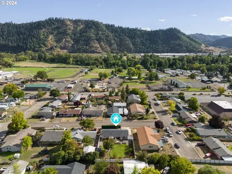 120 Se Park Street Winston OR 97496