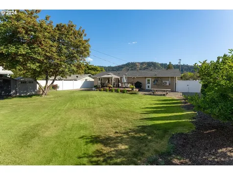 120 Se Park Street Winston OR 97496