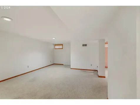 9104 SE Mill Street Portland OR 97216