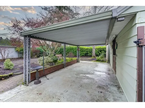 9104 SE Mill Street Portland OR 97216