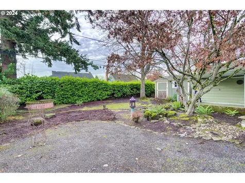 9104 SE Mill Street Portland OR 97216