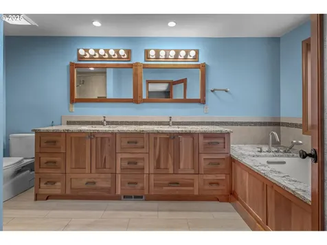 13619 NW 14th Place Vancouver WA 98685