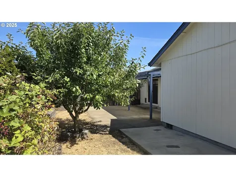 4072 Forsythia Street Springfield OR 97478