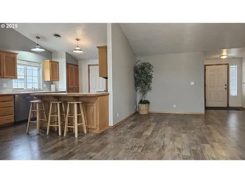 4072 Forsythia Street Springfield OR 97478