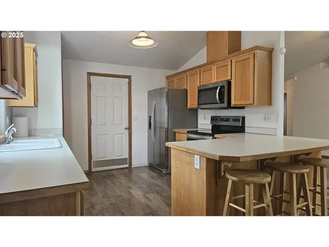 4072 Forsythia Street Springfield OR 97478