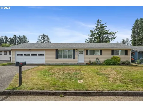 4207 Filbert Street Tillamook OR 97141