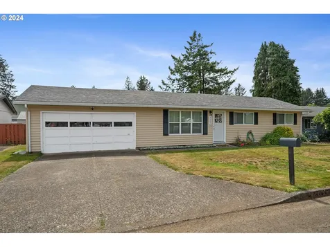 4207 Filbert Street Tillamook OR 97141
