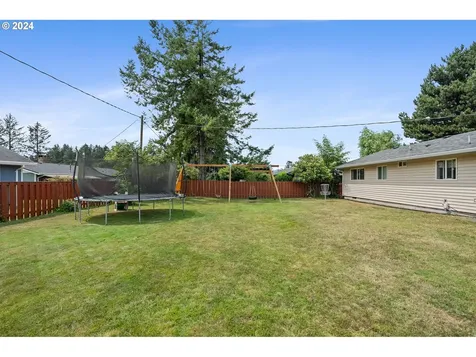 4207 Filbert Street Tillamook OR 97141