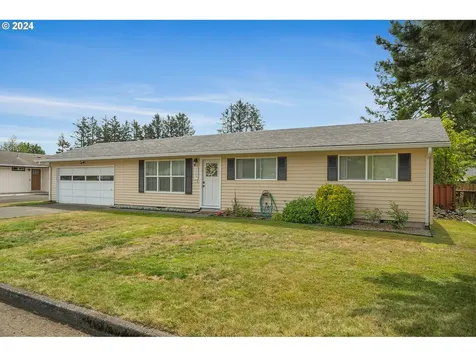 4207 Filbert Street Tillamook OR 97141