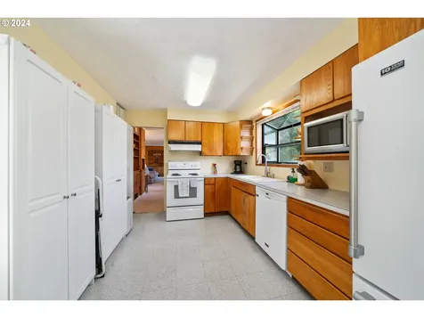 1594 6th Street Astoria OR 97103