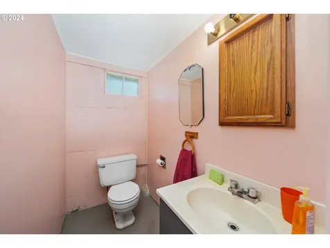 1594 6th Street Astoria OR 97103