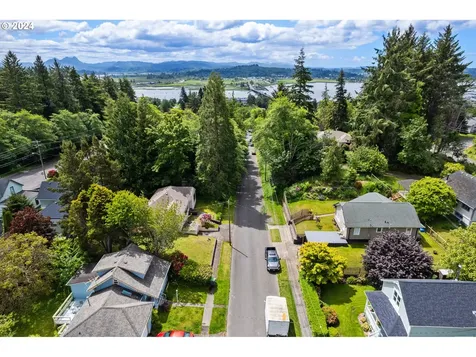 1594 6th Street Astoria OR 97103