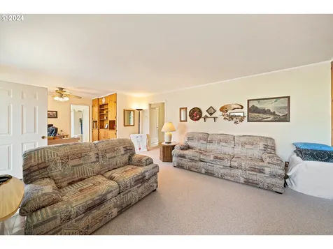 1594 6th Street Astoria OR 97103