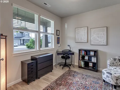 472 SW 16th Avenue Canby OR 97013