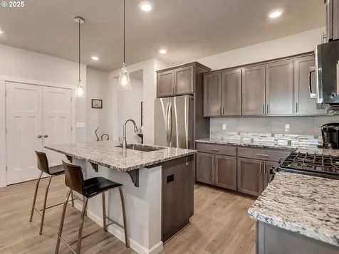 472 SW 16th Avenue Canby OR 97013