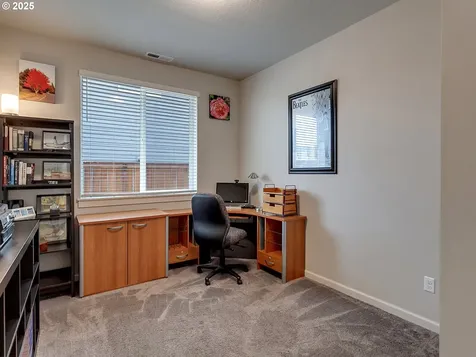 472 SW 16th Avenue Canby OR 97013