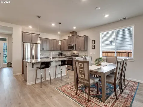 472 SW 16th Avenue Canby OR 97013