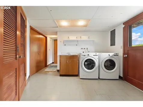 3320 NE 132nd Avenue Portland OR 97230