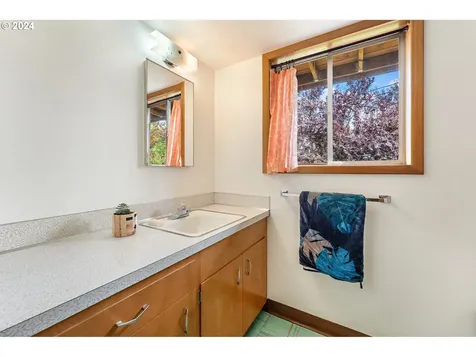 3320 NE 132nd Avenue Portland OR 97230