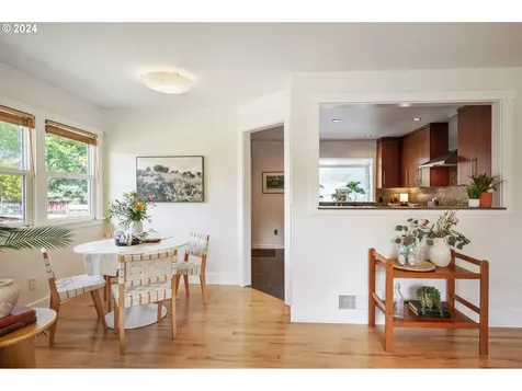 146 SE 75th Avenue Portland OR 97215