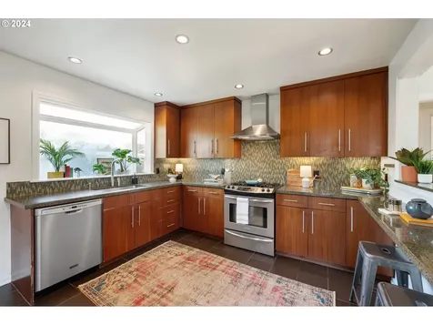 146 SE 75th Avenue Portland OR 97215