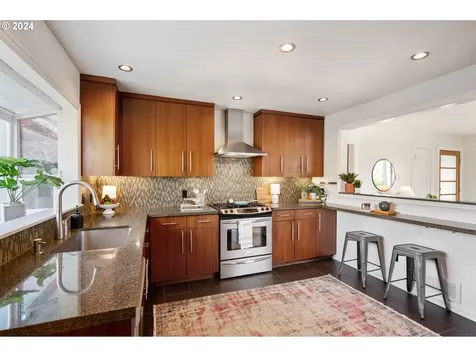 146 SE 75th Avenue Portland OR 97215
