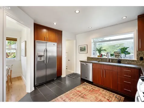 146 SE 75th Avenue Portland OR 97215