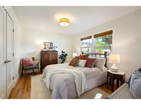 146 SE 75th Avenue Portland OR 97215